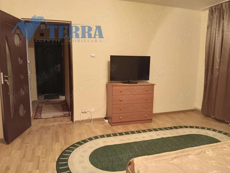 Confort ?i acces facil: garsoniera spa?ioasa la parter, zona Robea - 4