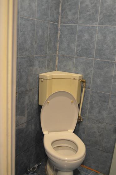 Sinaia-garsoniera de vanzare ,semicentral - 1