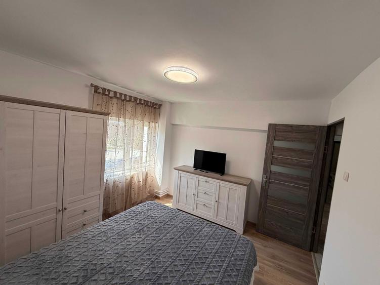 Inchiriez apartament 2 camere central renovat si utilat complet - 16