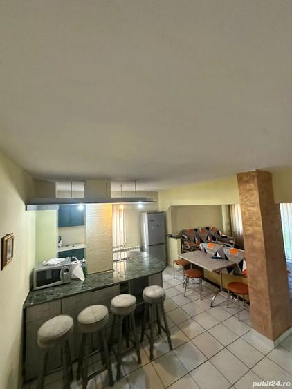 Inchiriez apartament 3 camere open space, zona Rogerius - 1