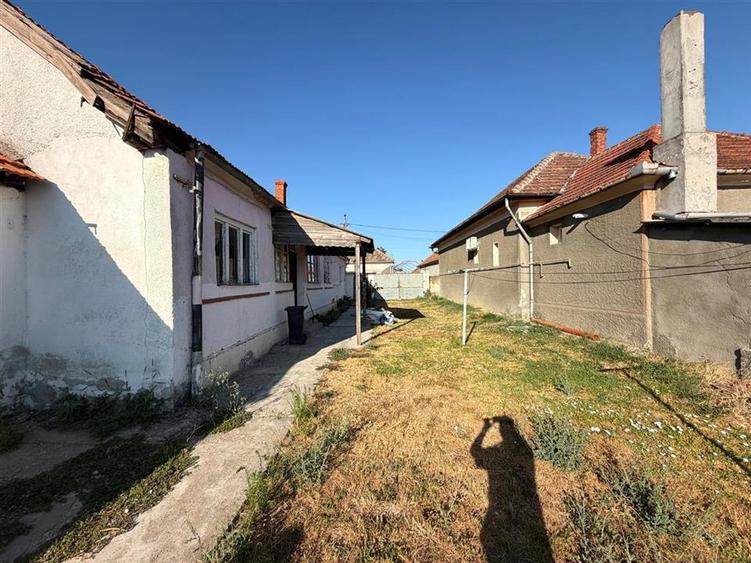 Casă cu 3 camere cu Teren 990 Mp în Tărian