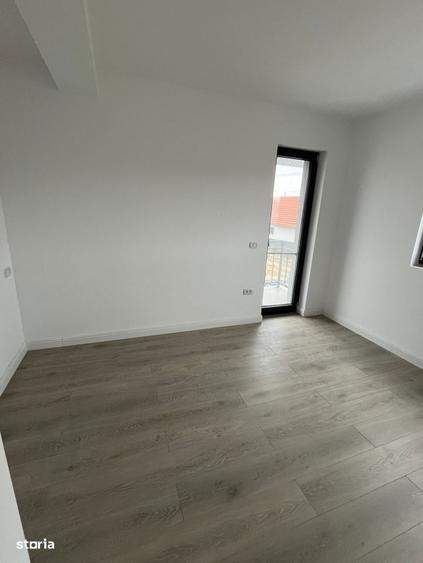Vand duplex la cheie - suprafata utila este de 110 m2 , 3 dormitoare - 9