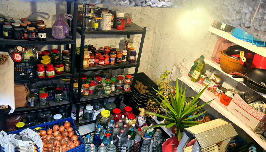 Refugiu cu suflet în inima Scheiului – casă  singur  curte și farmec autentic - 15