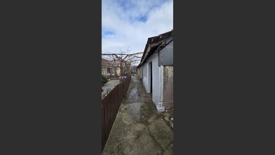 Casă Înșiruită pe Parter – Renovată Integral – Terasă + Curte - 2