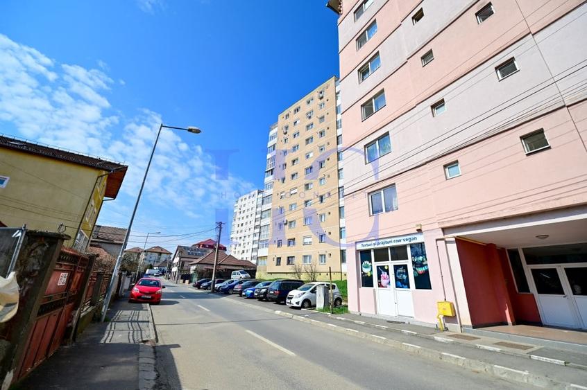 Apartament de inchiriat2 camere - decomandat - Vasile Aaron - 55mp - 8