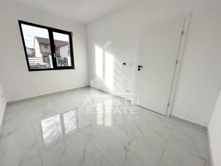 Duplex cu 5 camere, despartit prin camera tehnica, finalizat la asfalt - 12