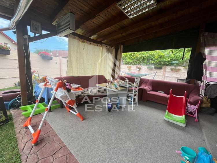 Jumatate de duplex  cu 4 camere si 2 bai, decomandat situat in Utvin - 12