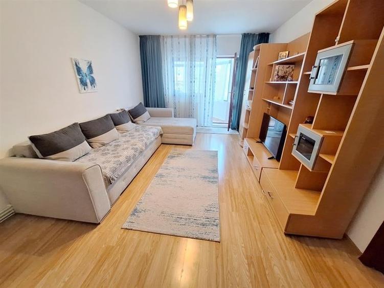 Apartament 3 camere decomandat zona Nord - 1