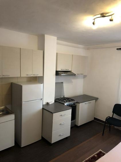 Garsoniera de inchiriat in 7 Noiembrie, zona Gara Mica - 2