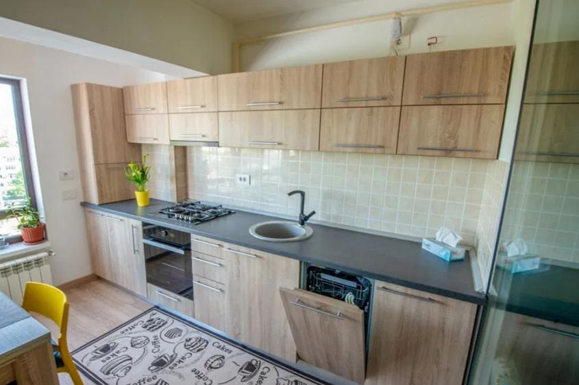 Apartament cu 2 camere semidecomandat în Tătărași