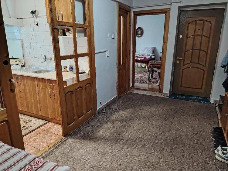 Apartament cu 2 camere decomandat în Precista