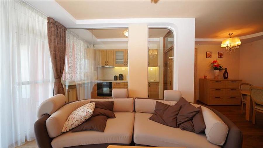 Apartament cu 3 camere decomandat în Iosia
