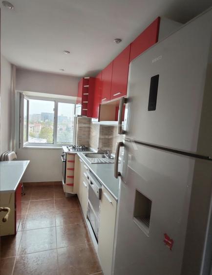 Apartament cu 3 camere decomandat, mobilat în Crângași