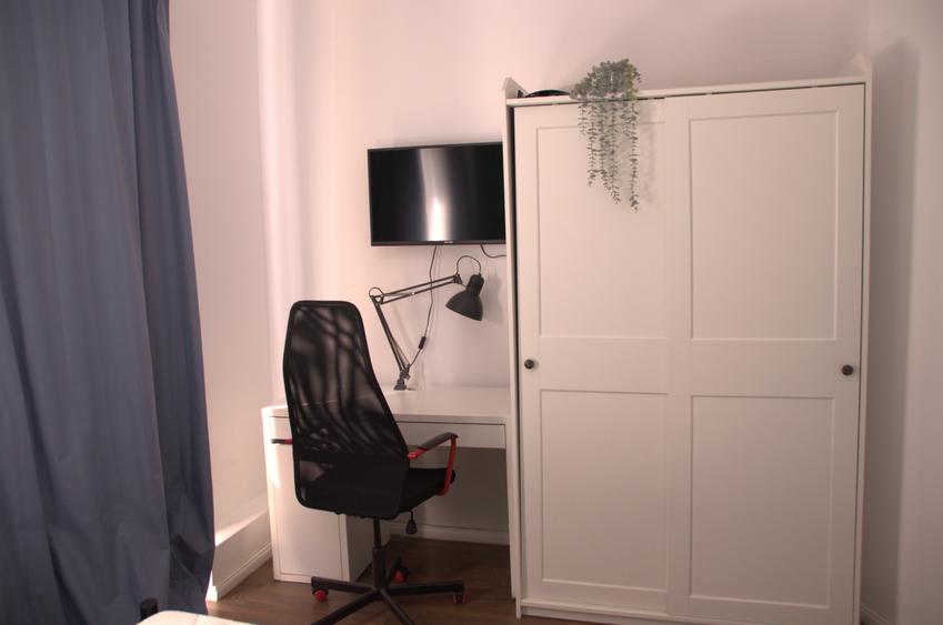 Apartament cu 3 camere decomandat, mobilat în Armeneasca