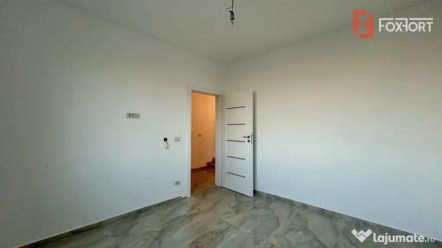 Casă cu 5 camere cu Teren 300 Mp în Sânandrei