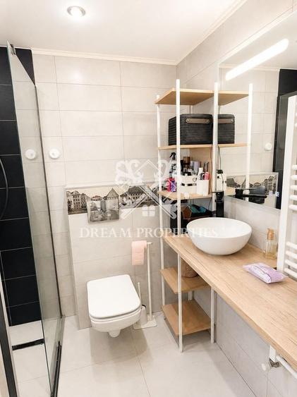 Apartament cu 3 camere semidecomandat, mobilat în Sânnicoară