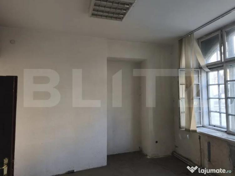 Spațiu comercial, de 1,883 mp, în Central