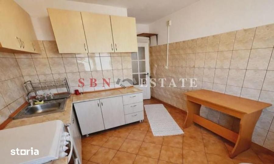 Apartament cu 3 camere decomandat în Tineretului