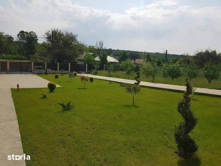 Casă cu 6 camere cu Teren 3172 Mp în Cobia