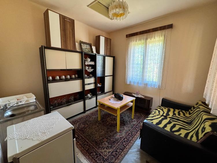 Casă individuală cu 3 camere cu Teren 1190 Mp în Periferie