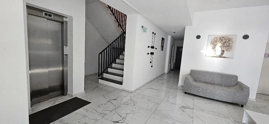 Apartament cu 2 camere semidecomandat, mobilat în Central
