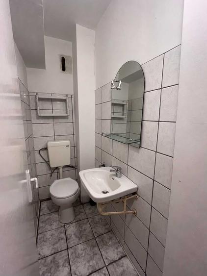 Apartament cu 3 camere decomandat în Calea București