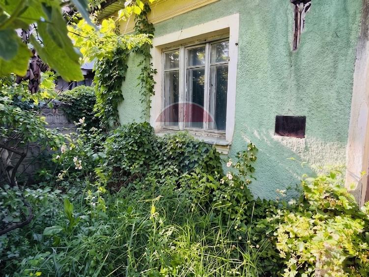 Casă individuală cu 2 camere cu Teren 495 Mp în Central