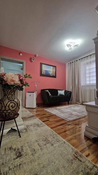 Apartament cu 3 camere în Cetate