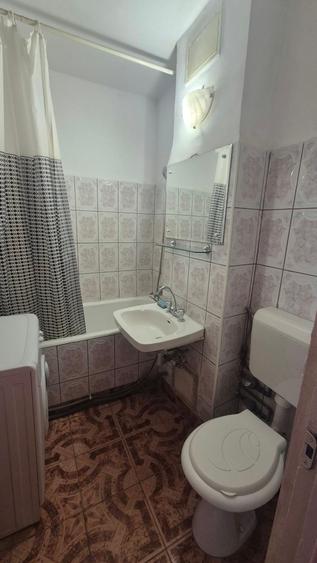 Apartament cu 2 camere decomandat în Titan