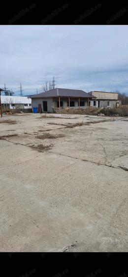 Spațiu comercial, de 2,110 mp, în Central