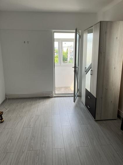 Garsonieră decomandată în Exterior Vest