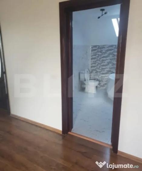 Casă cu 7 camere cu Teren 759 Mp în Central