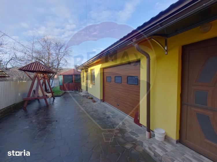 Casă cu 4 camere cu Teren 900 Mp în Central