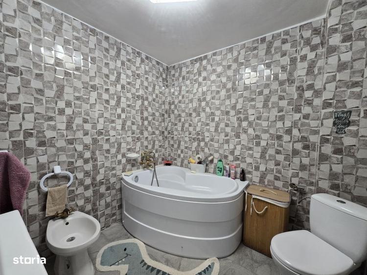 Casă cu 4 camere în Bughea de Sus