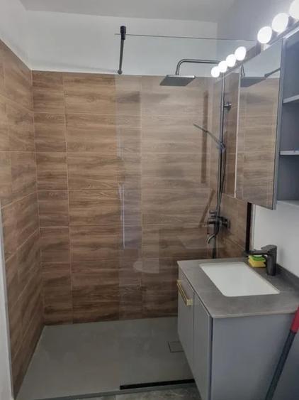 Apartament cu 2 camere decomandat în Titan