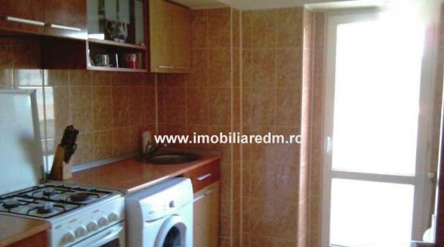 Apartament 3 camere D, 72mp,Pacurari - 1