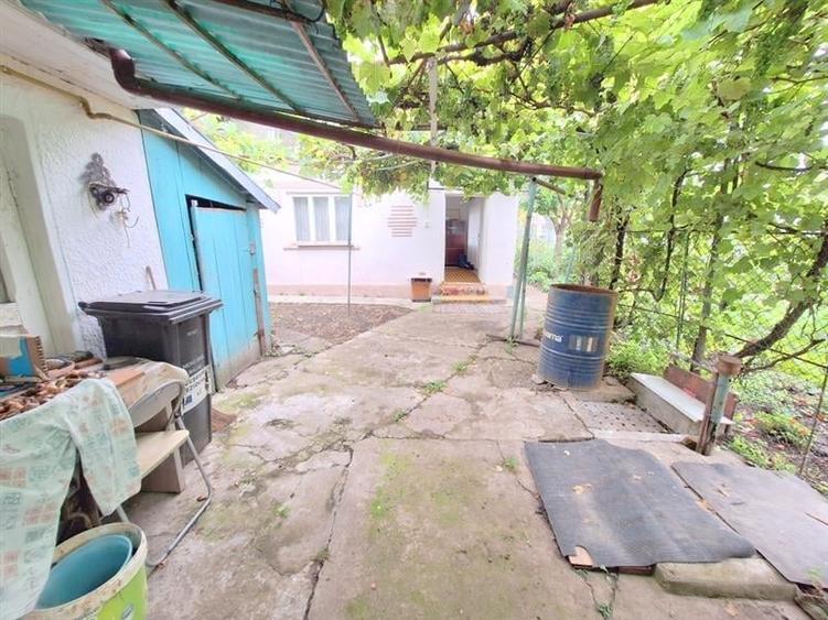 Casa batraneasca ,3 camere , teren 500 mp,zona CFR - 2