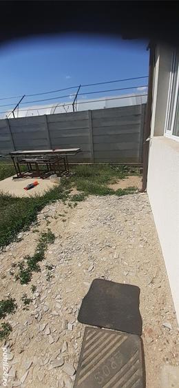De vanzare casa la curte - 1