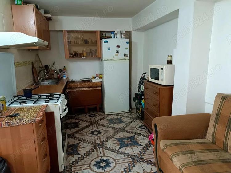 PROPRIETAR inchiriez camera mobilata la curte 13 Septembrie - 8