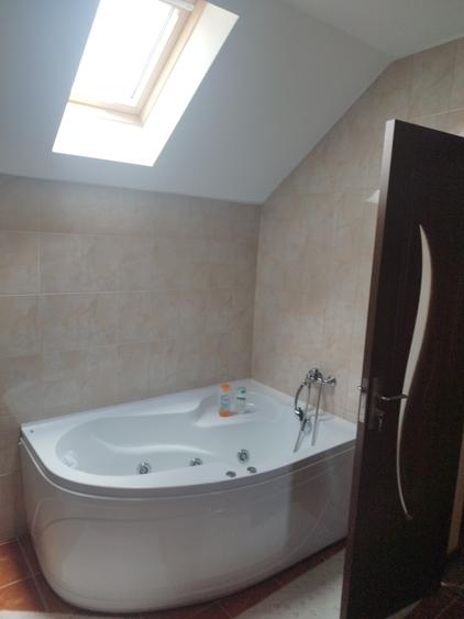 Vand casa cu 5 camere in Platoul Cornesti - 7