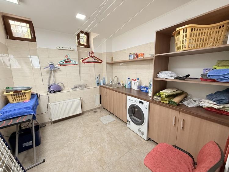 Piata Unirii Fantani Vila  500 mp utili curte 204 mp - 22