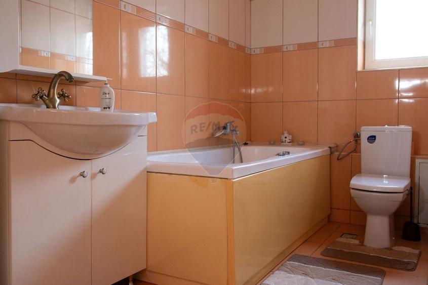 De vanzare casa 7 camere, 306 mp desfasurati parcul Rizer -comision 0% - 6