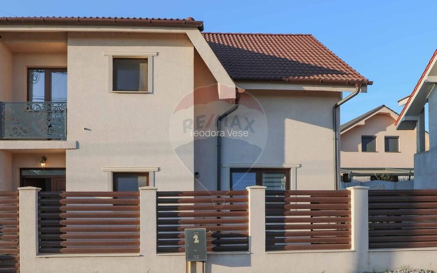 Casa cu 4 camere, de inchiriat in cartierul Tineretului