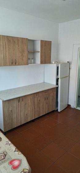 Inchiriez casa in curte comuna - 8