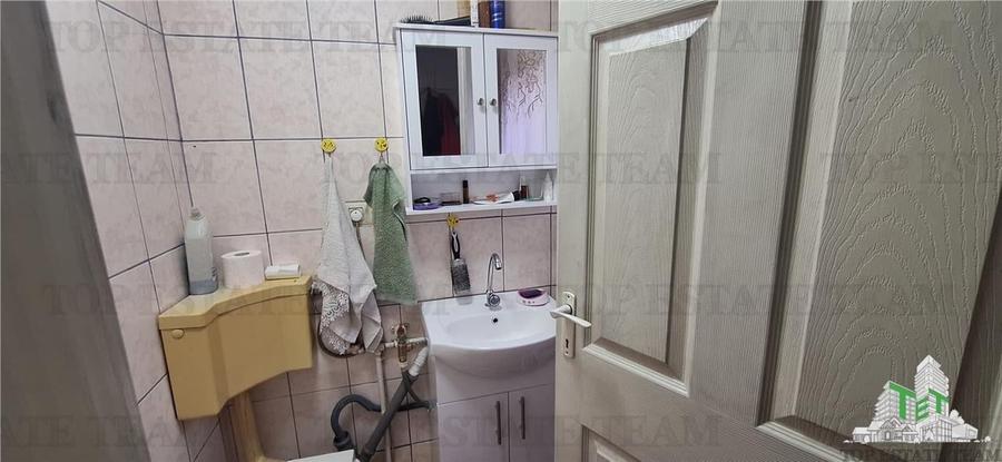 Casa  spatioasa cu 5 camere si curte proprie in Zona Bratianu, Constanta - 7