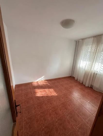Apartament patru camere - parter - Școala nr. 9 - 1