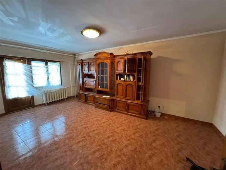 Apartament 3 camere , etaj 1, zona Brailei, suprafata totala 92mp - 3