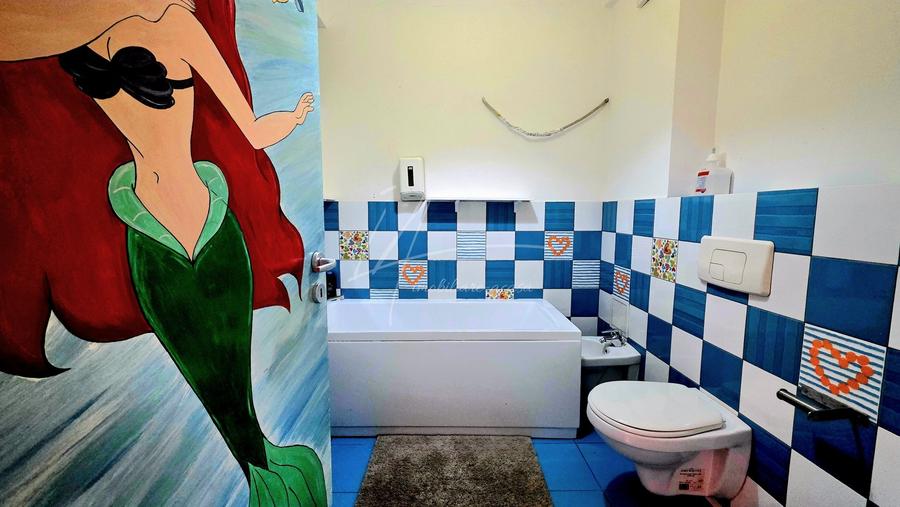 Apartament cu 5 camere si curte de 358 mp. - 28