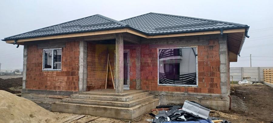 Săbăreni, casă nouă 4 camere parter, curte 480 mp - 3