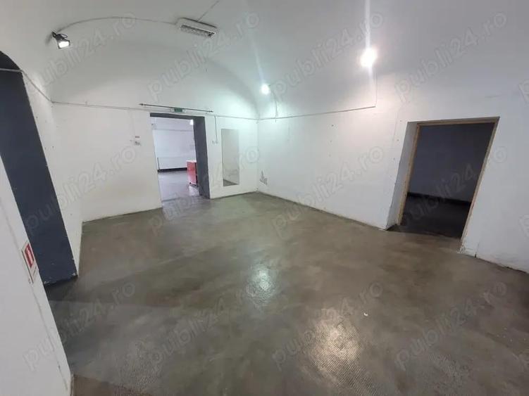 Spatiu comercial in pozitie centrala, 170m2, cu vedere la strada - 2
